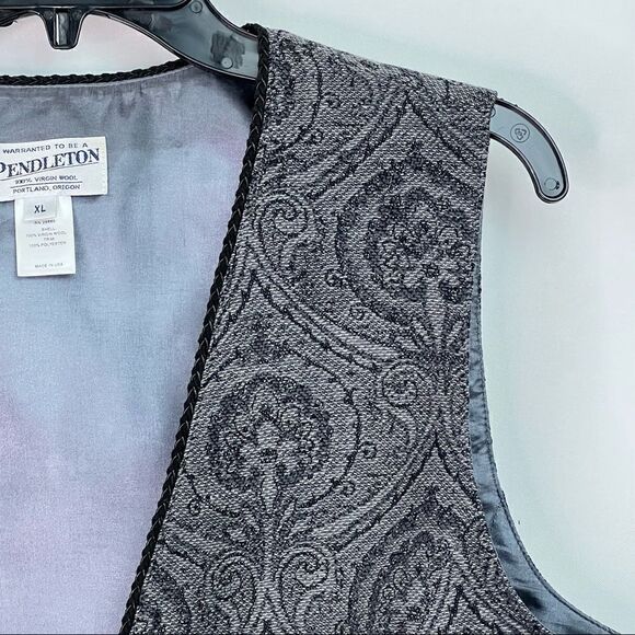 Pendleton Gray and black floral 100% virgin wool vest - Picture 2 of 8